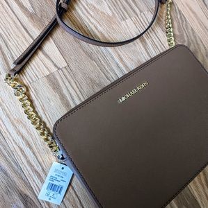 Michael Kors jet set large crossbody, color: acorn